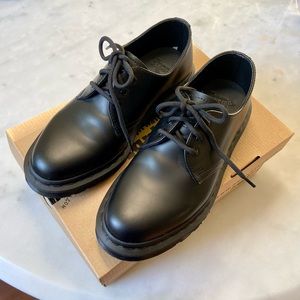Like New Dr. Martens 1461 Mono Oxford Loafers